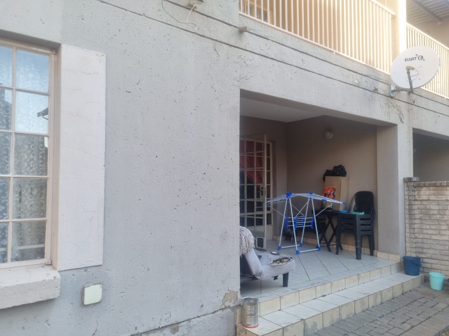 2 Bedroom Property for Sale in Waterval East North West